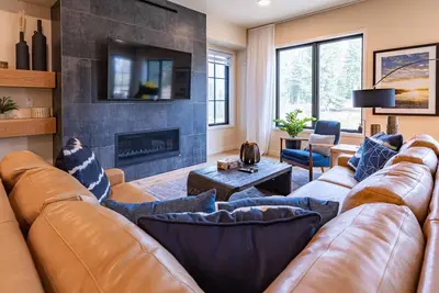 Image de Luxury Condo|Ski In/Out|Gas fireplace and patio