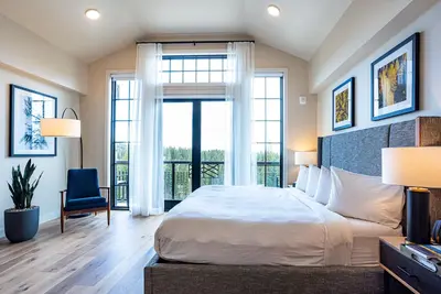 Image de Panoramic Views| Includes Two 1-Day Lift Tickets