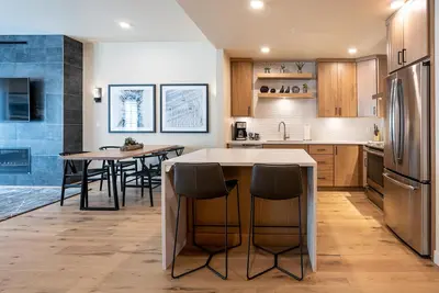 Image de Unique 1 Br Condo in The Village|Fireplace|Balcony