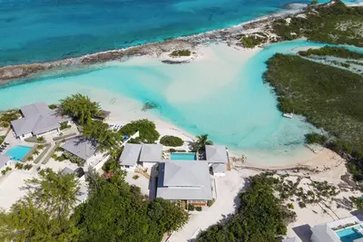 Image de Beachfront! Best Location on Private Lazy River Sand Bar. Always Calm Water!