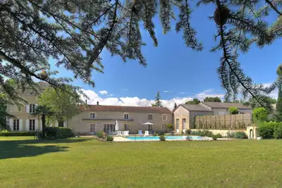 Image de Bazignan en Gascogne, grande maison de campagne avec piscine privative!