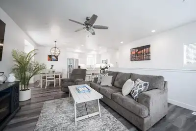 Image de Game Room! Sleeps 11! Close to Pismo!