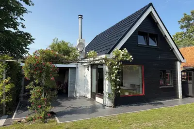 Image de Cozy vacation home with beautiful garden (newly renovated)