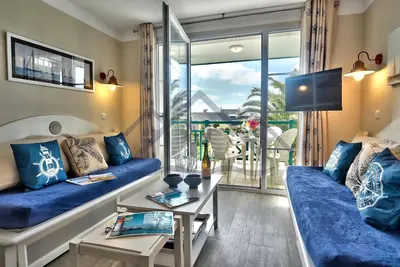 Image de Appartement A18 avec balcon et petite vue mer