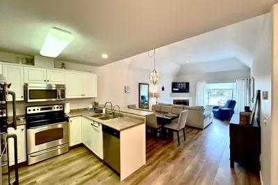 Image de Riverside Revive Condo w/ Boat Slip, Outdoor Pool & Hot Tub, Cozy Outdoor Patio