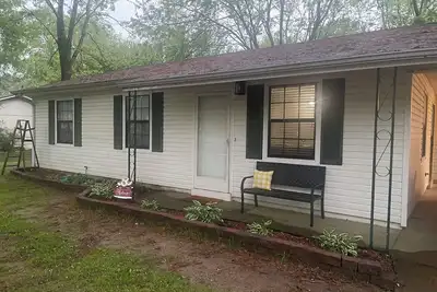 Image de Cute 3 bedroom 1 bath on quiet street in Martin, Tn. pet friendly and sleeps 8