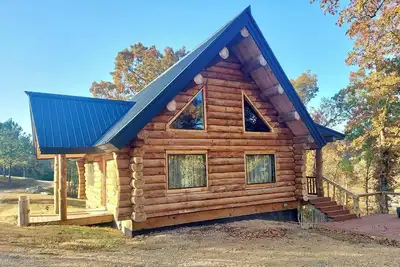 Image de Spring Pond Cabin at White Buffalo Lodge;\nFamily-sized with lake access