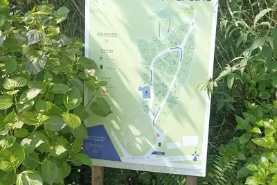 Image de Emplacement nu sur petit camping familial en pleine nature près des plages