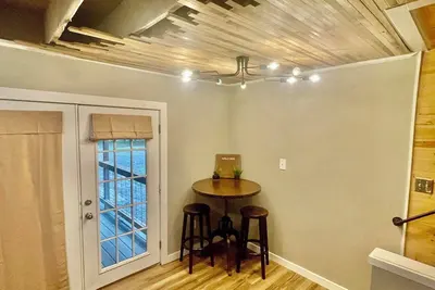 Image de The Eclectic - \"treehouse\" - B