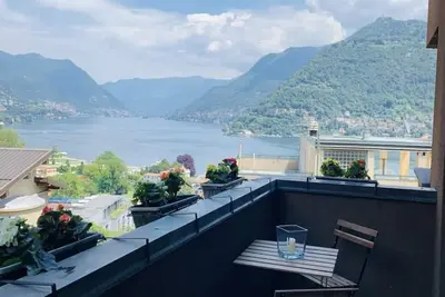 Image de Vue sur le lac à quelques minutes du centre historique de Côme (Bixio 1)