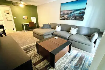 Image de Modern & Cozy Apt Tampa! - Great location W/D, Full Kitchen, Toiletries included