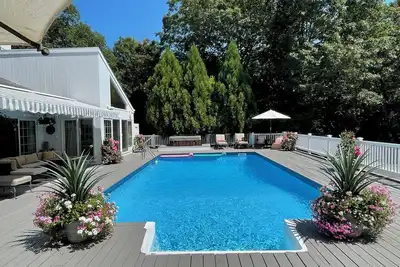 Image de Quogue Village Contemporary with Pool, Spa & Tennis