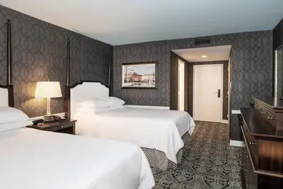 Image de Charming Downtown Hotel w/ Vintage Character + Modern Amenities