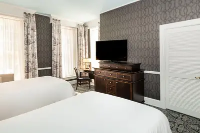 Image de Unique Victorian Stay w/ Modern Amenities + Steps from Waterfront