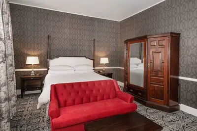 Image de Elegant Stay Perfect for Exploring Annapolis' Shops and Boutiques.