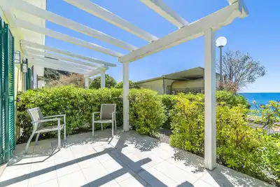 Image de Superbe appartement à Framura avec WiFi