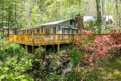 Image de Winding Creek - Cozy cabin on the creek!