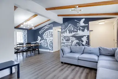 Image de Huge Getaway Home with Gameroom, Arcades, Firepit