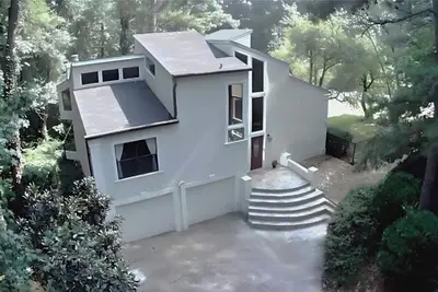 Image de Mins from Northside East Cobb Medical Center, WellStar hospital & Braves Stadium