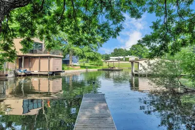 Image de R&R on Lbj-Waterfront home in a peaceful cove