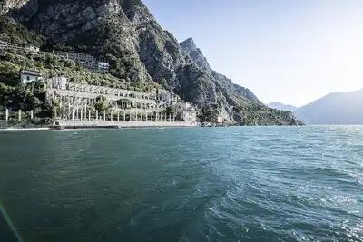 Image de Villa Claraluna C: A bright and sunny apartment located right on the Garda Lake, with Free Wi-Fi.