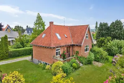 Image de Charming villa, close to the sea
