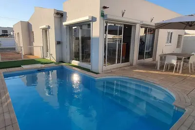 Image de Renovated Montgri villa with pool, 10 minutes from the centre and the beach!