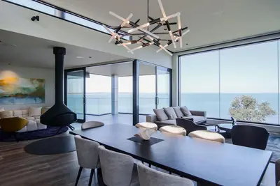 Image de Somers Sanctuary | The Ultimate Clifftop Luxury with Pool Sauna