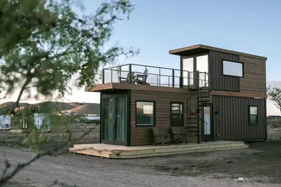 Image de Somewhere in Texas Container Home