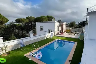 Image de Homerez - Villa paisible à Vidreres avec piscine privée
