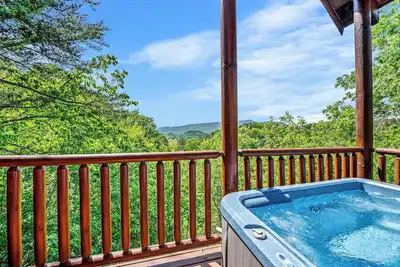 Image de Stunning 7bd Lodge w/ Hot Tubs + Mntn Views!