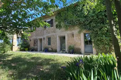 Image de Ancienne bastide rénovée pleine nature provençale avec piscine