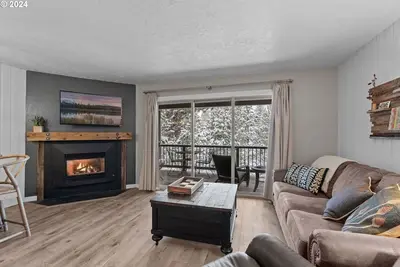 Image de Cozy retreat near downtown, amphitheater, short walk to Deschutes river, has Ac!