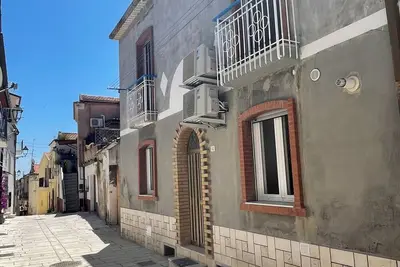 Image de Window on the Borgo