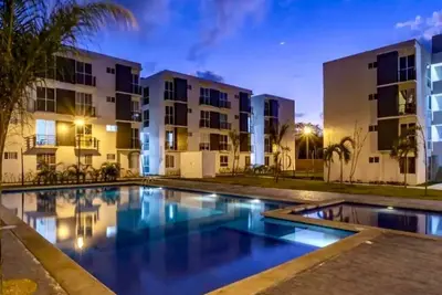 Image de Confort Condo with semi-Olympic pool, Wifi, Ac, Grill, Balcony, Garden