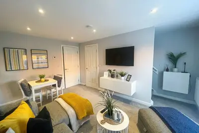 Image de Cosy 2-Bed Media City-Maison-Salle de bain privée séparée