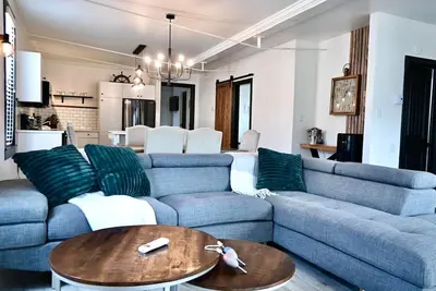 2 bedroom home, Sleeps 6