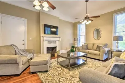 Image de Victorian Manor: Downtown Apt, near Silver Springs & Fort King Historic Park