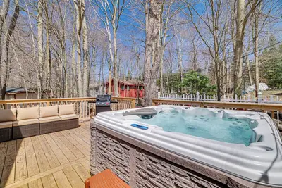 Cozy Tobyhanna Home w/ Lake Carobeth Access