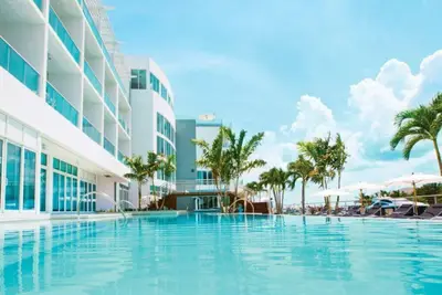 Image de Serene Oceanfront Escape