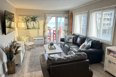 Image de New Listing- Lovely 2br Ocean View, steps to beach