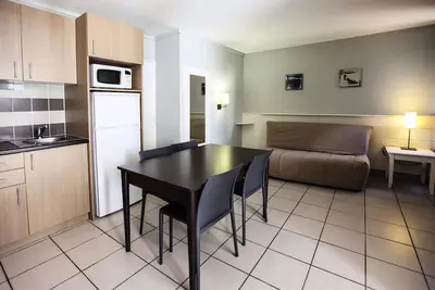 Image de Studio Essentiel 4 personnes Coin nuit Terrasse - Forêt