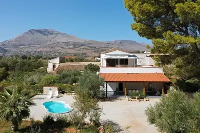 La Giara - Villa with Swimming Pool and Parking