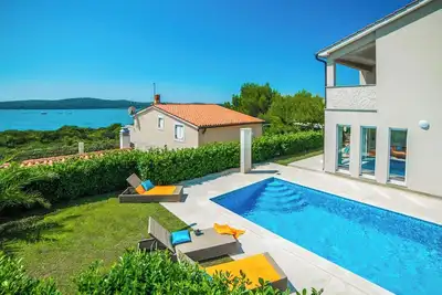 Image de Elegant villa with private pool and sea view