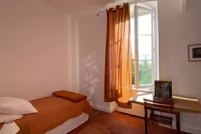 3 Bedroom Apartment in UzÃ¨s