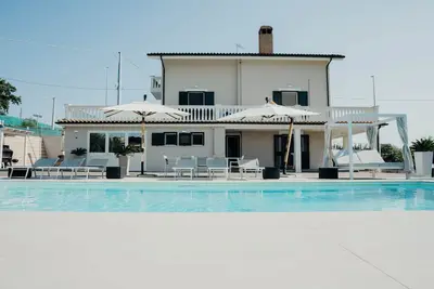 Charming Villa with pool and view