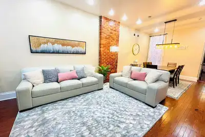 Image de Luxurious townhouse in Midtown Harrisburg with Hot tub, Close to all attractions