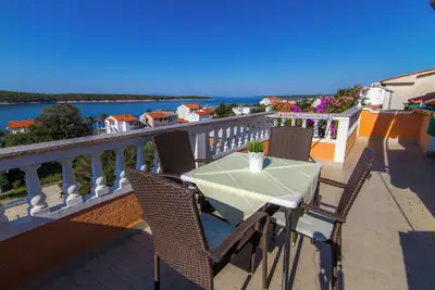 Image de Wohnung im Dachgeschoss mit Meerblick