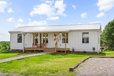 Image de Lodge 102 at Eden Reserve—Safari Cabin Near Ark