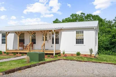 Image de Lodge 103 at Eden Reserve—Safari Cabin Near Ark